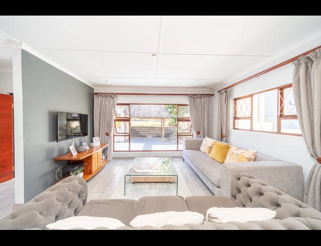 3 BEDROOM HOUSE FOR SALE IN NAHOON VALLEY PARK